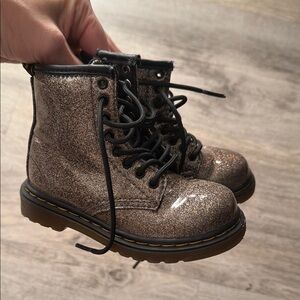 Dr. Martens Kids Glitter Boots - Black and Gold